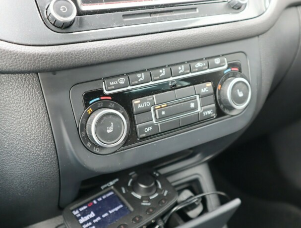 volkswagen-tiguan-bensin-2014-big-16