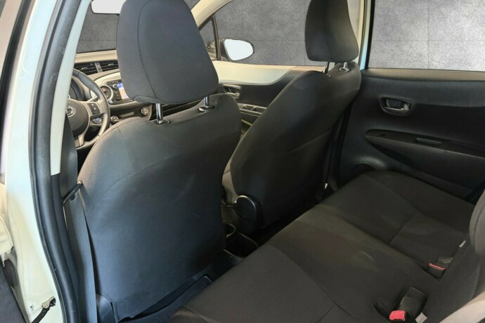 toyota-yaris-bensin-2014-big-11