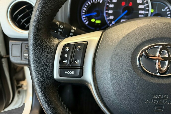 toyota-yaris-bensin-2014-big-24