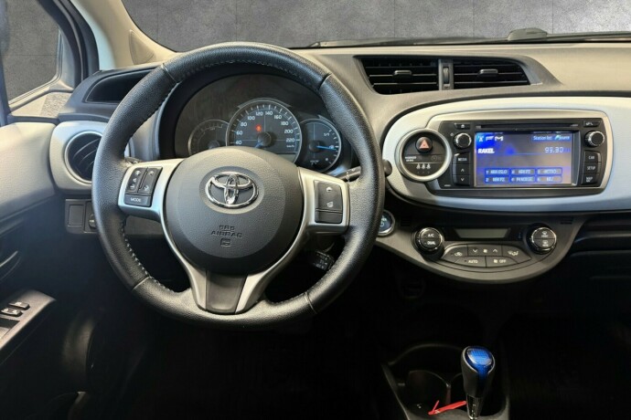 toyota-yaris-bensin-2014-big-15
