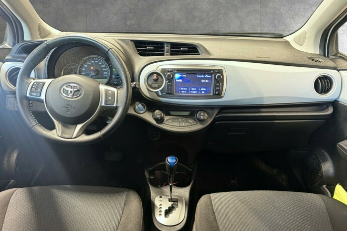 toyota-yaris-bensin-2014-big-12