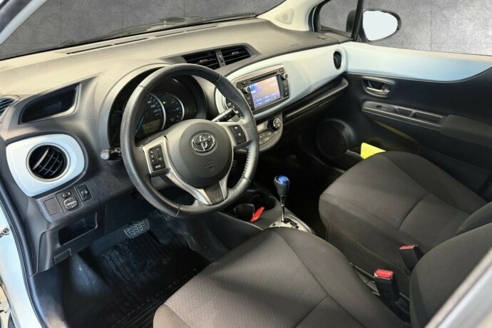 toyota-yaris-bensin-2014-big-9