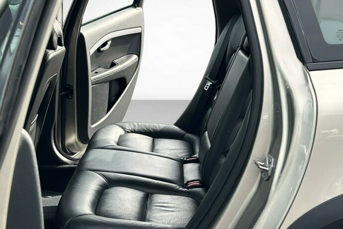 volvo-xc-70-diesel-2016-big-17