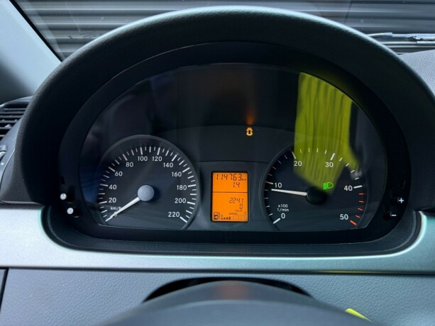 mercedes-benz-vito-111-diesel-2010-big-15