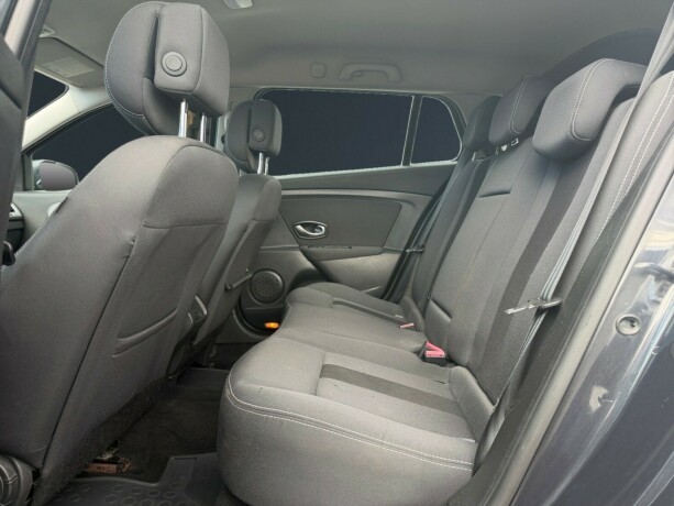 renault-megane-diesel-2010-big-10
