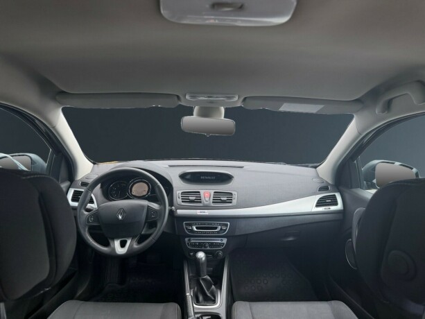 renault-megane-diesel-2010-big-13