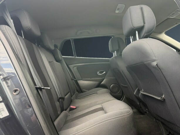 renault-megane-diesel-2010-big-12