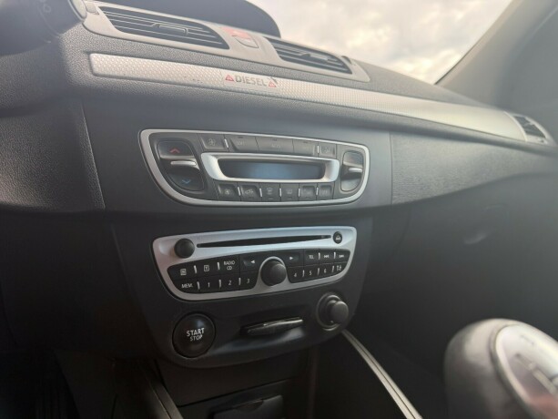 renault-megane-diesel-2010-big-17