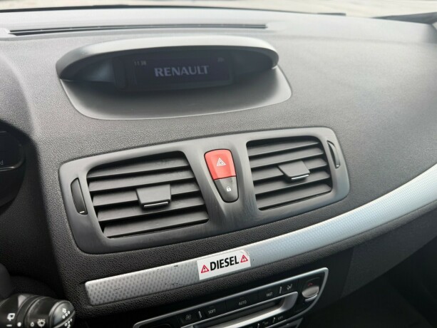 renault-megane-diesel-2010-big-18