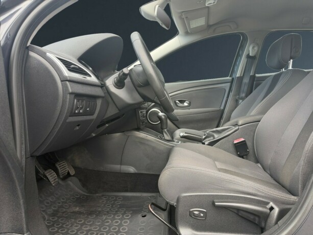renault-megane-diesel-2010-big-8