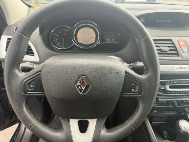renault-megane-diesel-2010-big-14