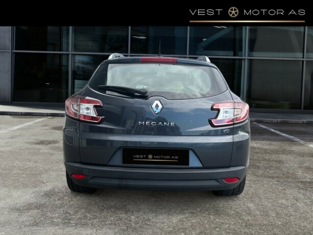 renault-megane-diesel-2010-big-6