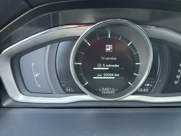 volvo-v60-diesel-2016-big-21