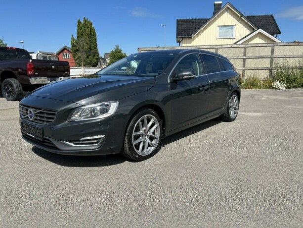volvo-v60-diesel-2016-big-2