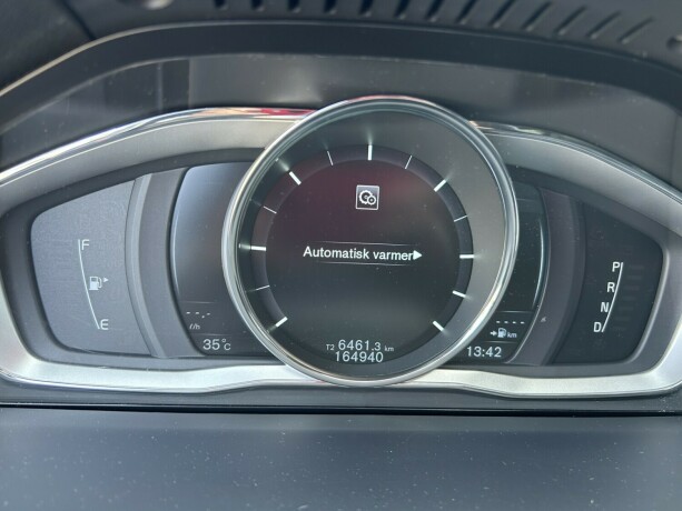 volvo-v60-diesel-2016-big-19