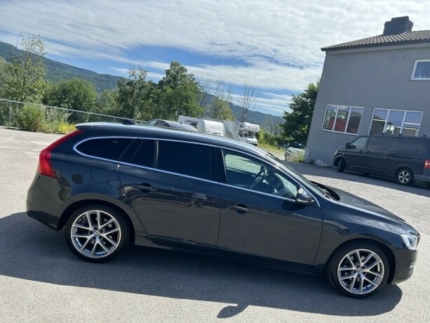 volvo-v60-diesel-2016-big-7