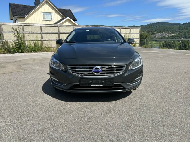 volvo-v60-diesel-2016-big-1