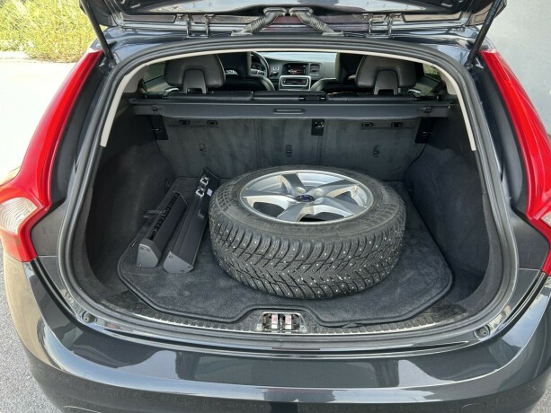 volvo-v60-diesel-2016-big-8