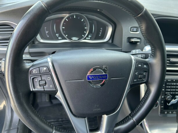 volvo-v60-diesel-2016-big-15