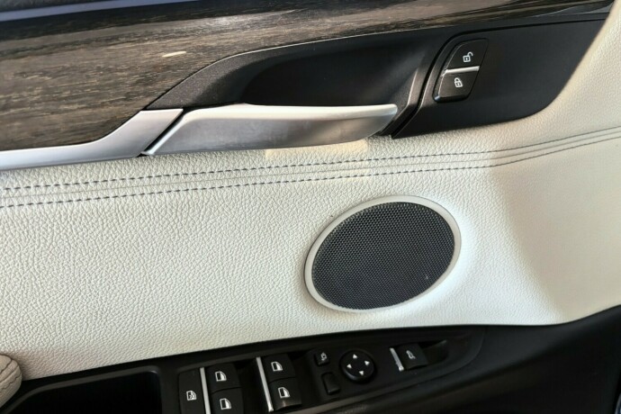 bmw-x5-elektrisitetbensin-2016-big-30
