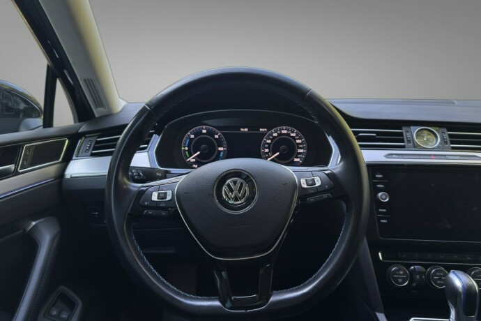 volkswagen-passat-elektrisitetbensin-2018-big-10