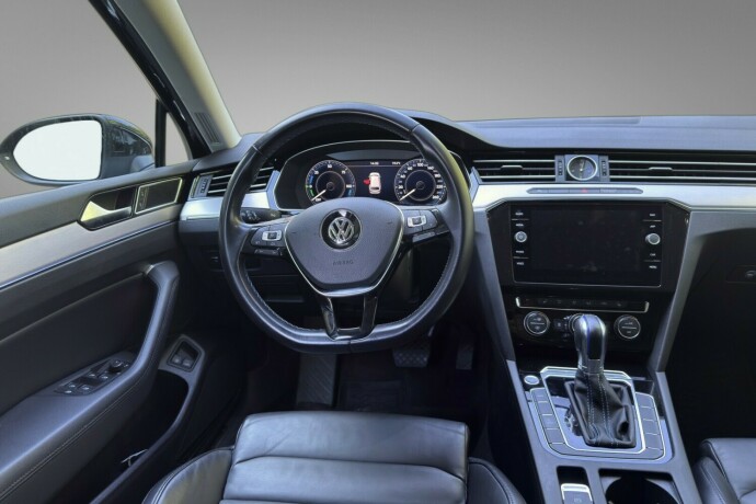 volkswagen-passat-elektrisitetbensin-2018-big-9