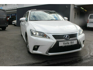 Lexus | CT200h | Elektrisitet+bensin | 2015