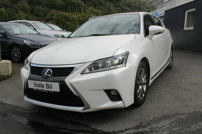 lexus-ct200h-elektrisitetbensin-2015-big-1
