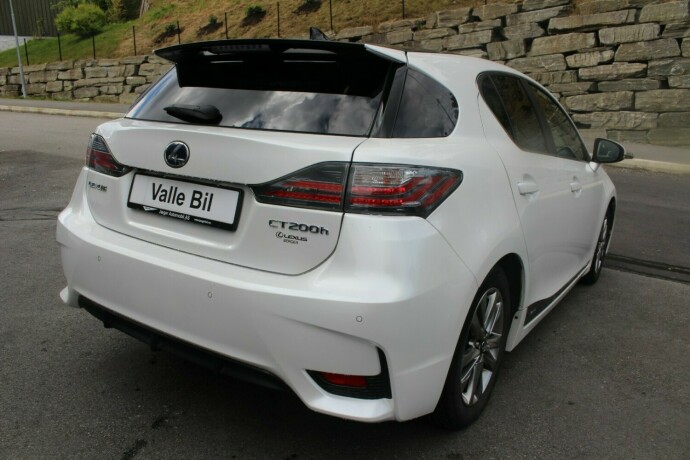 lexus-ct200h-elektrisitetbensin-2015-big-3