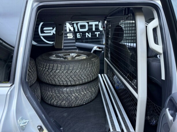 toyota-land-cruiser-diesel-2019-big-34