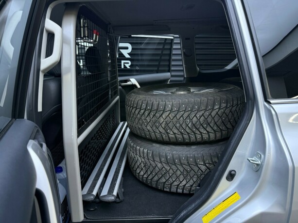 toyota-land-cruiser-diesel-2019-big-33