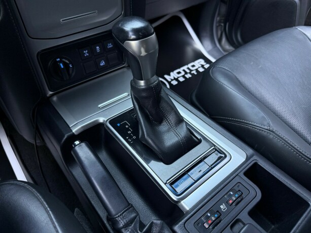 toyota-land-cruiser-diesel-2019-big-26