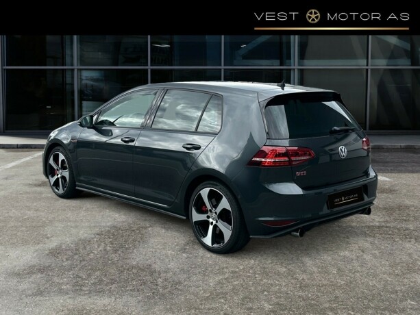 volkswagen-golf-vii-bensin-2014-big-4