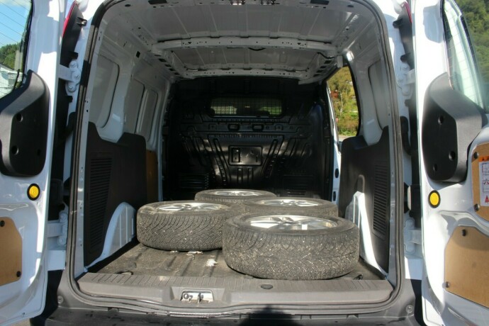 ford-transit-connect-diesel-2023-big-5