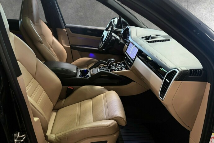 porsche-cayenne-elektrisitetbensin-2019-big-18