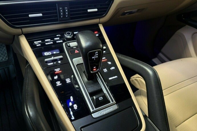 porsche-cayenne-elektrisitetbensin-2019-big-23