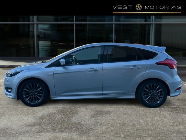 ford-focus-bensin-2017-big-3