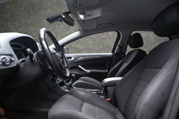 ford-mondeo-diesel-2009-big-17