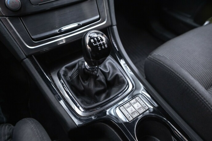 ford-mondeo-diesel-2009-big-15