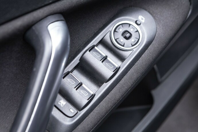 ford-mondeo-diesel-2009-big-16