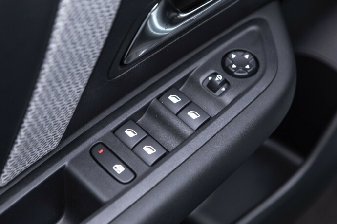 citroen-e-c4-elektrisitet-2022-big-20