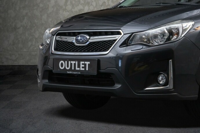 subaru-xv-bensin-2016-big-3