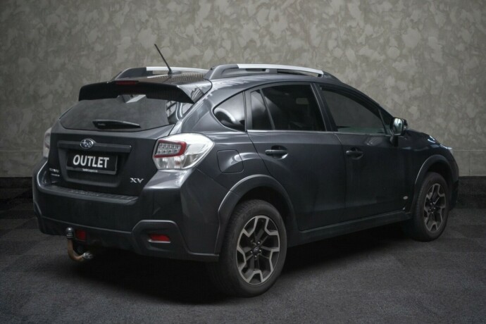 subaru-xv-bensin-2016-big-7