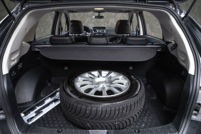 subaru-xv-bensin-2016-big-27