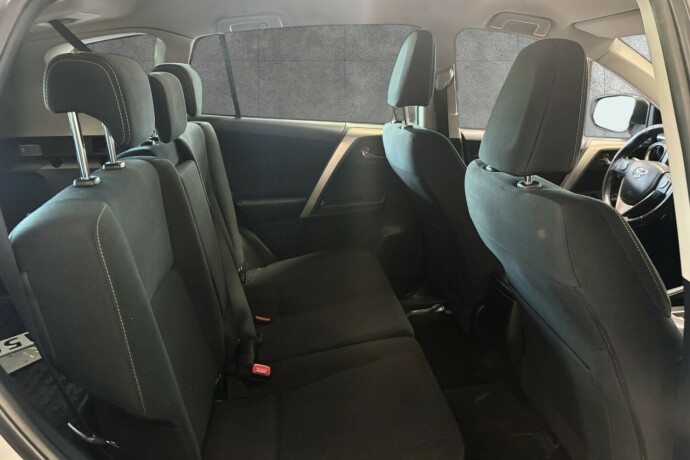toyota-rav4-bensin-2015-big-11
