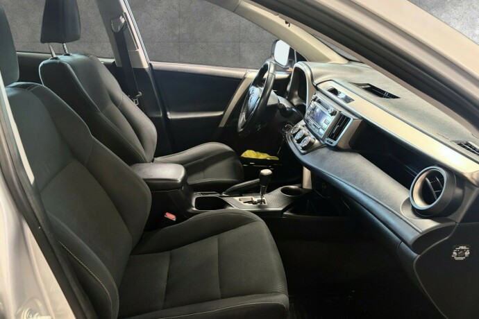toyota-rav4-bensin-2015-big-19