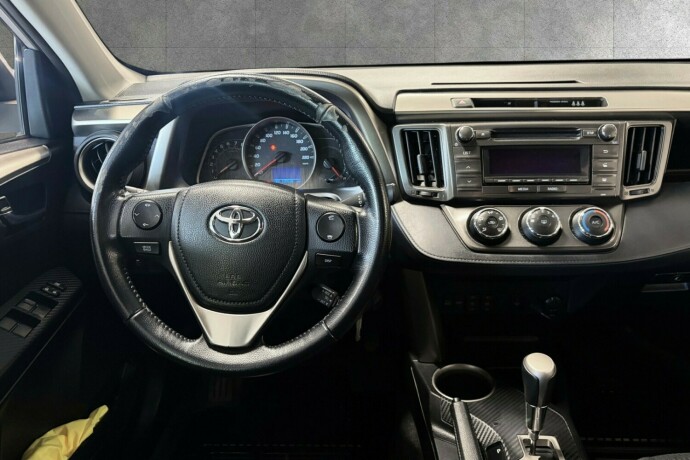 toyota-rav4-bensin-2015-big-13