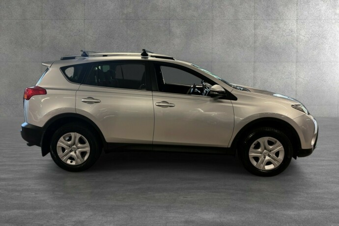 toyota-rav4-bensin-2015-big-6