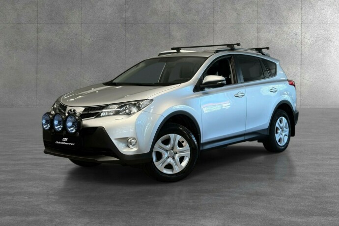 toyota-rav4-bensin-2015-big-1