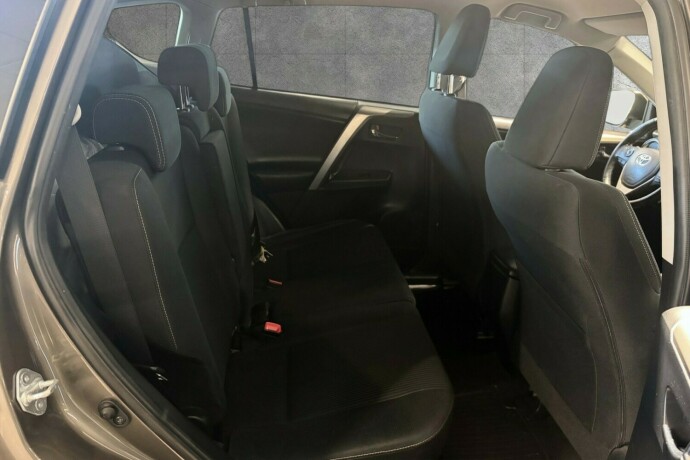 toyota-rav4-bensin-2015-big-17